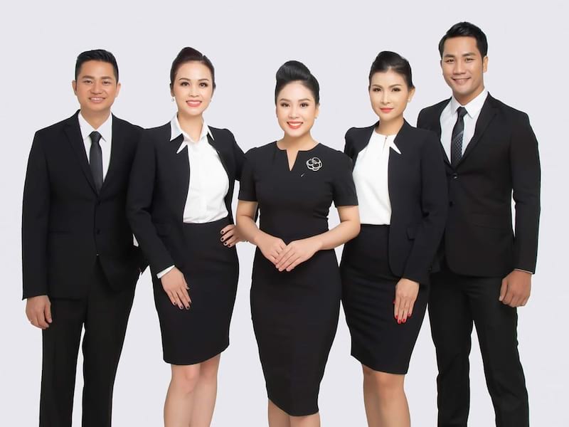 Đồng phục giúp môi trường làm việc bình đằng giữa mọi người xây dựng tinh thần đoàn kết trong công ty